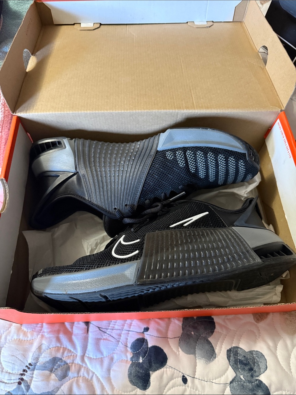 Nike Men’s Black and Gray Performance Sneakers